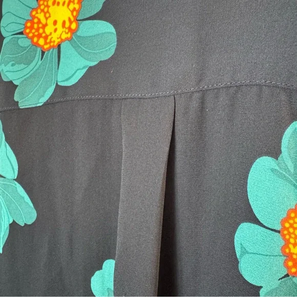 Banana Republic Navy Blue Floral Popover Blouse Size XS Polyester Buttons - Picture 10 of 14